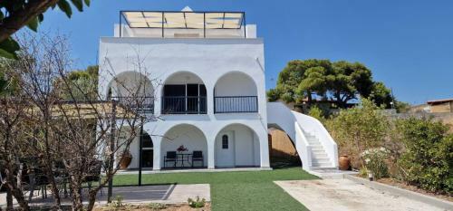 Villa Madenia
