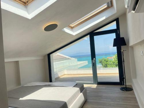 Villa Dahlia By The Sea