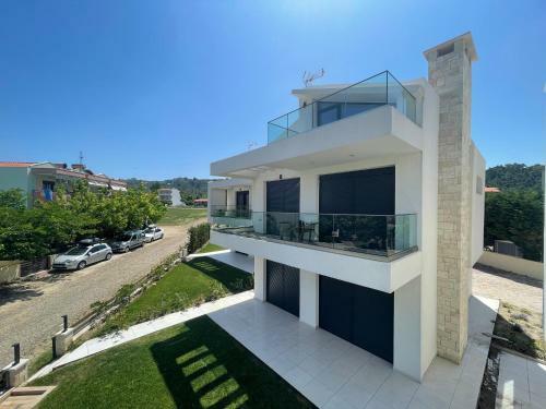 Villa Dahlia By The Sea