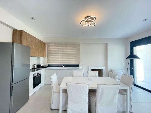 Villa Dahlia By The Sea