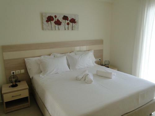 Chrysanthe's Apartments No2