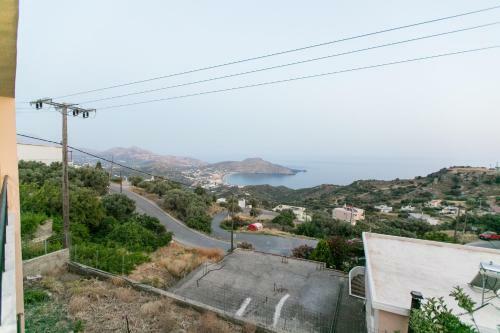 Irinis Sea View House