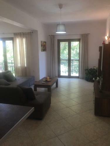 Alekos Rooms And Apartments