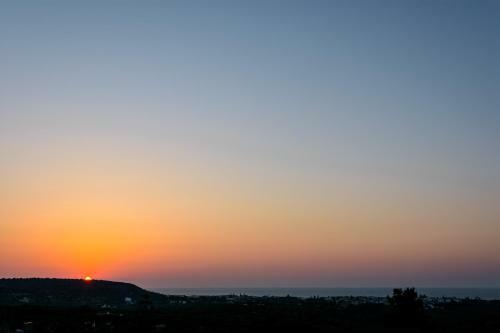 Minoan Sunset By Estia