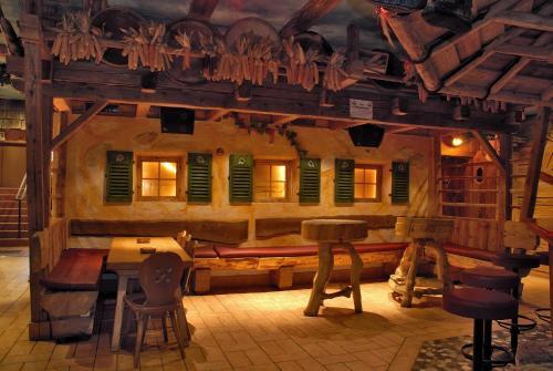 Hostal Pension M�hlbacher