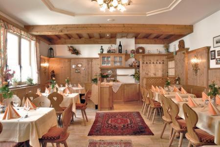 Hostal Pension M�hlbacher