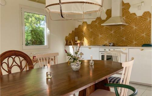 Awesome Home In Tr�sl�vsl�ge With 4 Bedrooms #269