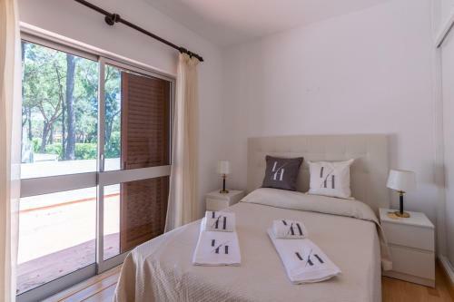 Villa With Pool And Large Garden