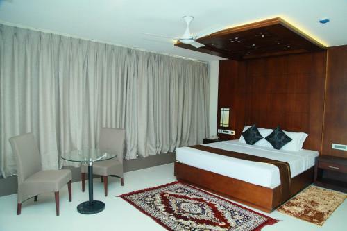 Posada Vavas Inn & Suites