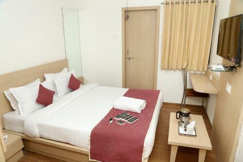 Hotel Tulsi Rooms N Banquite
