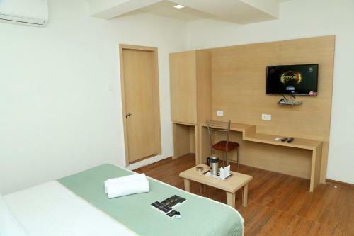 Hotel Tulsi Rooms N Banquite