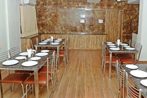 Hotel Tulsi Rooms N Banquite