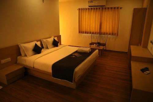 Hotel Tulsi Rooms N Banquite