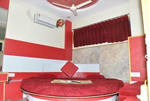 Oyo 89600 Hotel Ravi Palace Rajkot
