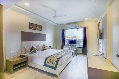 Hotel Pal Residency