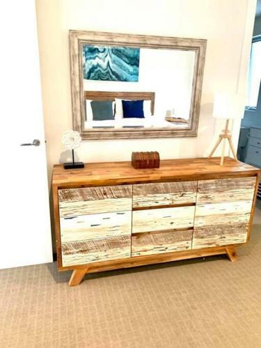 Karibu Beach Retreat- Panoramic Sea Views 4 Bdrms