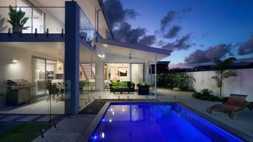 Belle Mare Holiday House