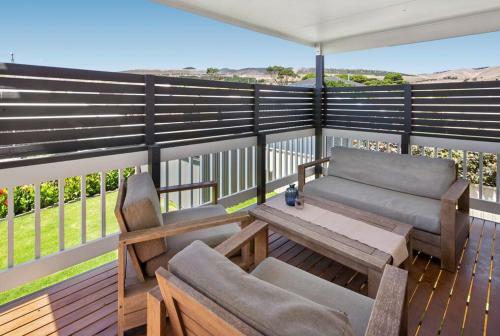 Oriana Grande- 5 Bdrm Sleeps 14 Beach View Wifi