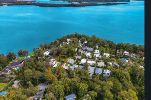 Lake Point Bush Retreat