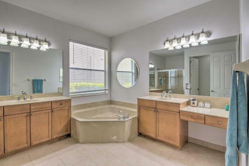 Lakefront Miramar Retreat With Saltwater Pool!