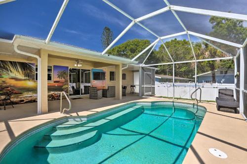 Charming N Fort Meyers Retreat Pool And Lanai!