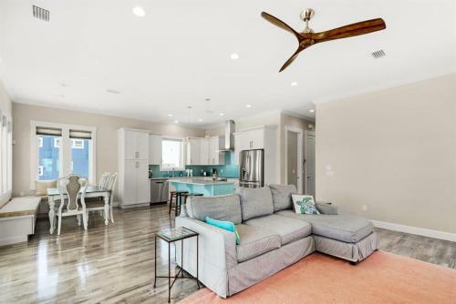 Nonni 'n Poppy's By Pensacola Beach Properties