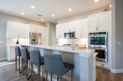 Luxurious Home With Optional Chauffer & Butler Service