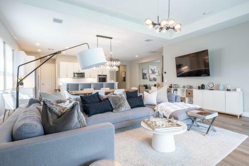 Luxurious Home With Optional Chauffer & Butler Service
