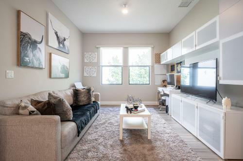 Luxurious Home With Optional Chauffer & Butler Service