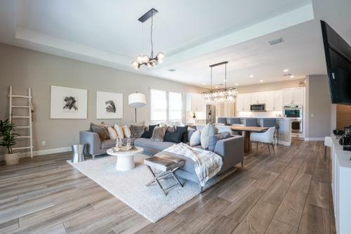 Luxurious Home With Optional Chauffer & Butler Service