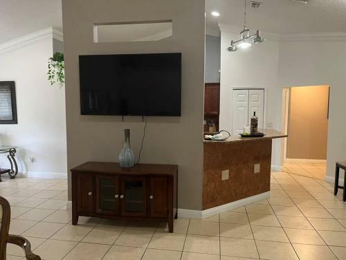 Rent Luxe 5 Star Villa 4 Bedroom Pool/bbq/