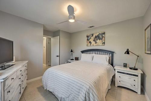 Bright, Airy Naples Home Near Beach And Dining!
