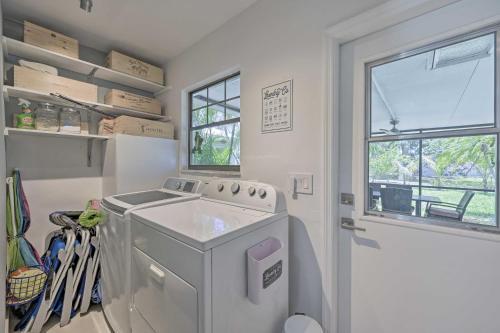 Bright, Airy Naples Home Near Beach And Dining!