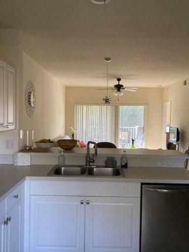 Apartamento Beautiful Pool View Condo