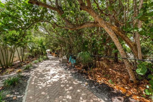 A Slice Of Naples Life