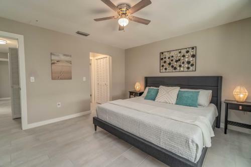Florida Oasis - Private Dog Friendly Villa With Solar Pool - Sleeps 6