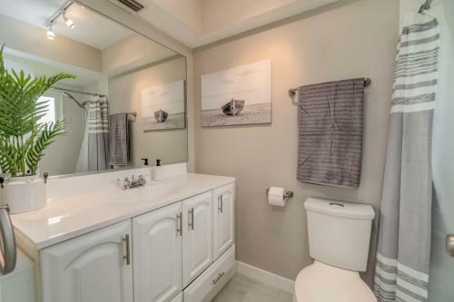 Florida Oasis - Private Dog Friendly Villa With Solar Pool - Sleeps 6