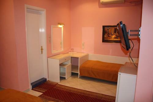 Hotel Avra