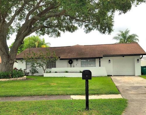 New! Perfect Vacation Home With Pool Near Beaches