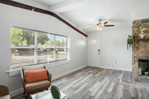 Family Friendly W/pool. 5 Miles To Madeira Beach