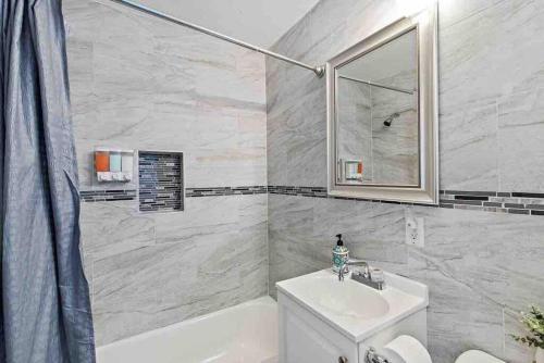 Family Friendly W/pool. 5 Miles To Madeira Beach