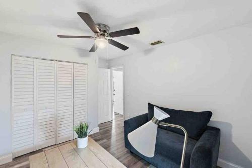 Family Friendly W/pool. 5 Miles To Madeira Beach
