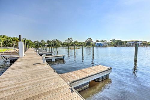 Apartamento Cheerful Condo With Community Pool And Boat Dock!