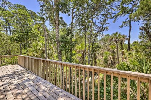 Bright Steinhatchee Home Proximity To Ocean!