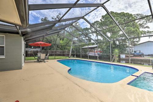 Bright Ruskin Home Less Than 2 Mi To Beach And Marina!