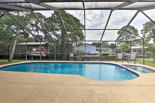Bright Ruskin Home Less Than 2 Mi To Beach And Marina!
