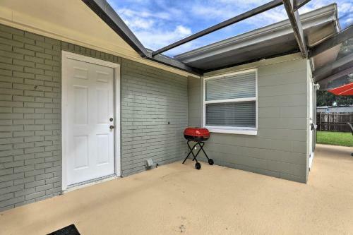 Bright Ruskin Home Less Than 2 Mi To Beach And Marina!