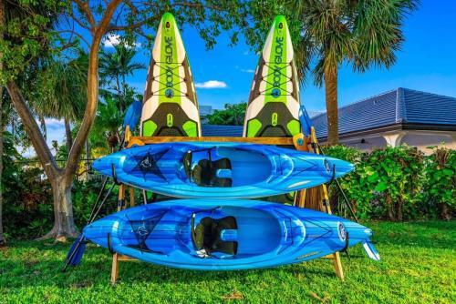 Waterfront Pool Dream Vacation