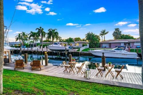 Waterfront Pool Dream Vacation