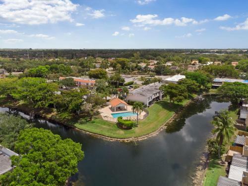 Townhouse, 3 Bdr With Pool And River View